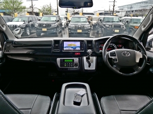 ハイエースバンローダウン　ベッドキット　車中泊