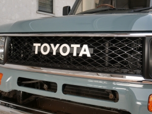 ランクルプラドディーゼルターボ　丸目フェイス　リフトアップ