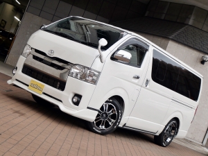 ハイエースバン4ナンバー8人乗り　延長ベッド　車中泊