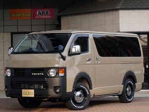 ハイエースＶディーゼル4WD　アースカラーパッケージ４Ｖ６ベージュ