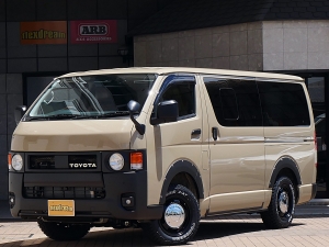 ハイエースＶディーゼル4WD　アースカラーパッケージ４Ｖ６ベージュ