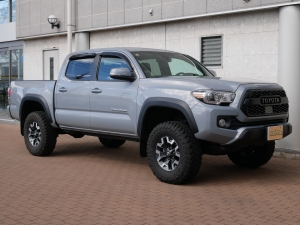 タコマ新車並行　リフトアップ　TRDPRO仕様