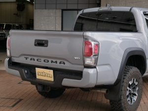 タコマ新車並行　リフトアップ　TRDPRO仕様