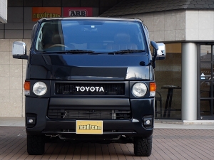 ハイエースバンディーゼル4WD　丸目カスタム　ネオクラシック