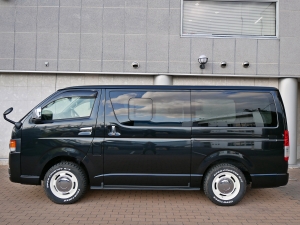 ハイエースバンディーゼル4WD　丸目カスタム　ネオクラシック