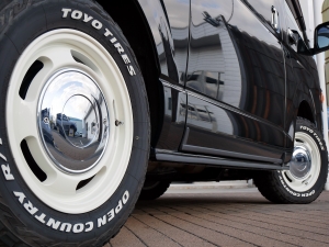 ハイエースバンディーゼル4WD　丸目カスタム　ネオクラシック