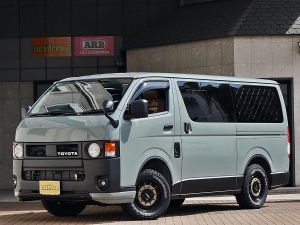 ハイエースＶディーゼル4WD　アースカラーパッケージ６Ｘ３アーバンカーキ