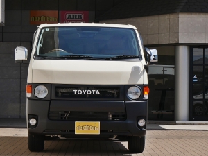 ハイエースバン丸目カスタム　ネオクラシック