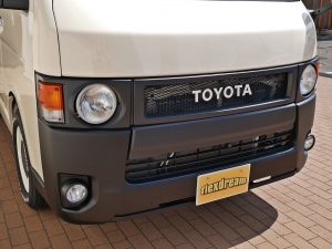 ハイエースバン丸目カスタム　ネオクラシック