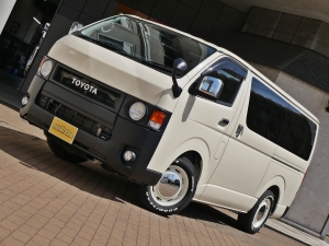 ハイエースバン丸目カスタム　ネオクラシック