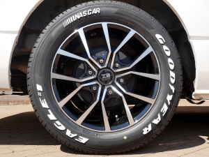 ハイエースワゴン4WD　ワゴンGL　ベッドキット
