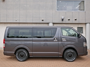 ハイエースバン車中泊　ベッドキット　人気のチョイアゲ仕様