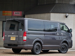 ハイエースバン車中泊　ベッドキット　人気のチョイアゲ仕様
