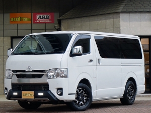 ハイエースＶディーゼル4WD　TRDフルエアロ　ベッドキット