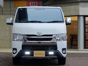 ハイエースバンディーゼル4WD　TRDフルエアロ　ベッドキット
