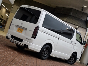 ハイエースバンディーゼル4WD　TRDフルエアロ　ベッドキット