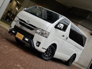 ハイエースバンディーゼル4WD　TRDフルエアロ　ベッドキット