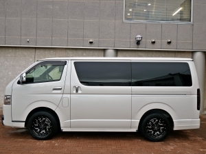 ハイエースバンディーゼル4WD　TRDフルエアロ　ベッドキット