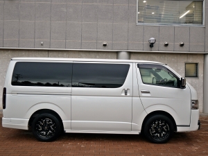 ハイエースバンディーゼル4WD　TRDフルエアロ　ベッドキット