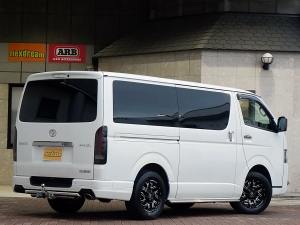 ハイエースバンディーゼル4WD　TRDフルエアロ　ベッドキット