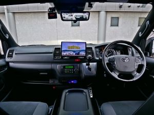 ハイエースバンディーゼル4WD　TRDフルエアロ　ベッドキット
