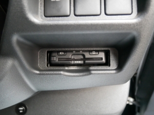 ハイエースバンDX　4WD　ディーゼル　丸目