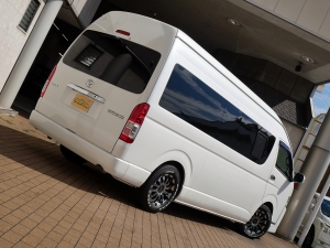 ハイエースワゴングランドキャビン　4WD　内装架装　車中泊