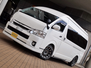 ハイエースワゴングランドキャビン　4WD　内装架装　車中泊