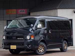 ハイエースワゴン4WD　ワゴンGL　ベッド　丸目