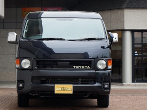 ハイエースワゴン4WD　ワゴンGL　ベッド　丸目