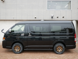 ハイエースワゴン4WD　ワゴンGL　ベッド　丸目