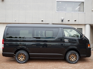 ハイエースワゴン4WD　ワゴンGL　ベッド　丸目
