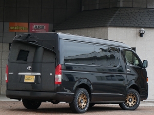 ハイエースワゴン4WD　ワゴンGL　ベッド　丸目