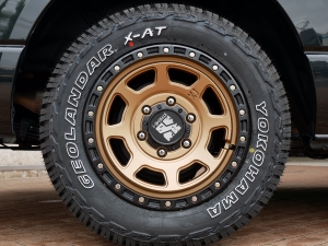ハイエースワゴン4WD　ワゴンGL　ベッド　丸目