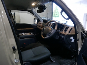 ハイエースバンディーゼル4WD　アースカラーパッケージ4V6ベージュ
