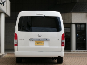 ハイエースワゴン4WD　ワゴンGL　床張り施工