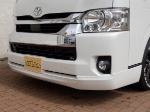 ハイエースワゴン4WD　ワゴンGL　床張り施工