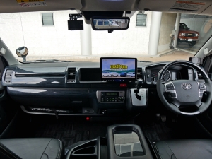 ハイエースワゴン4WD　ワゴンGL　床張り施工