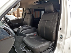 ハイエースワゴン4WD　ワゴンGL　床張り施工