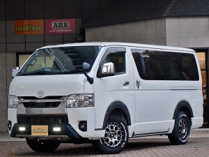 ハイエースＶディーゼル4WD　チョイアゲ仕様　ベッドキット