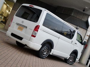 ハイエースバンディーゼル4WD　チョイアゲ仕様　ベッドキット