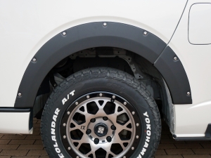 ハイエースバンディーゼル4WD　チョイアゲ仕様　ベッドキット