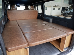 ハイエースバンディーゼル4WD　チョイアゲ仕様　ベッドキット