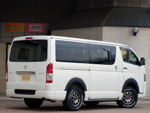 ハイエースバンディーゼル4WD　チョイアゲ仕様　ベッドキット
