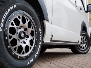 ハイエースバンディーゼル4WD　チョイアゲ仕様　ベッドキット