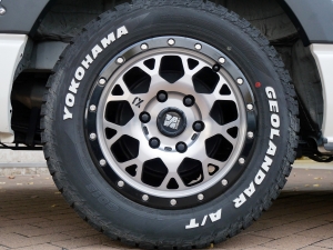 ハイエースバンディーゼル4WD　チョイアゲ仕様　ベッドキット