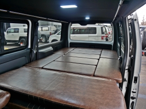 ハイエースバンディーゼル4WD　チョイアゲ仕様　ベッドキット