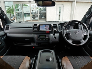 ハイエースバンディーゼル4WD　チョイアゲ仕様　ベッドキット
