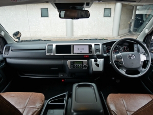 ハイエースワゴン4WD　ワゴンGL　丸目　ベッドキット