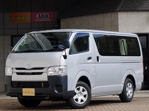 ハイエースバンDX　4WD　ディーゼル　9人乗り